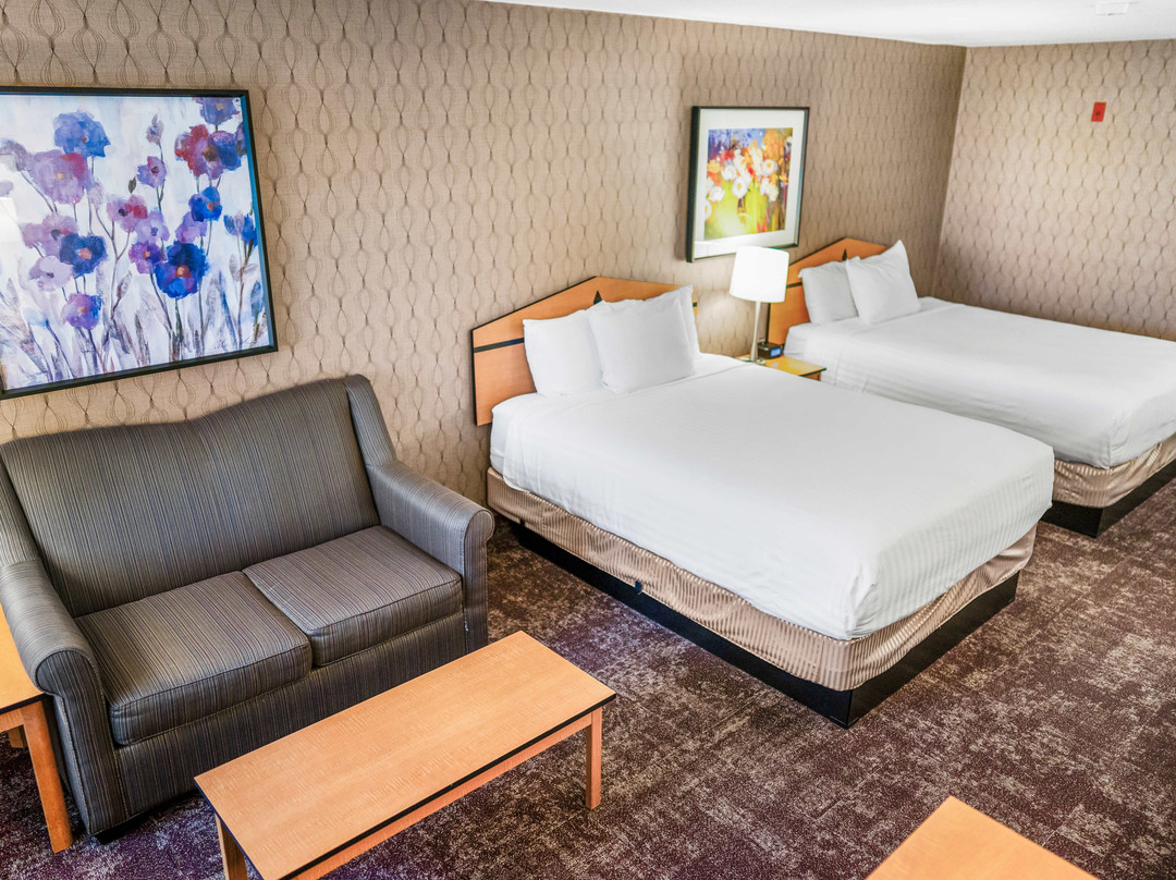 Crystal Inn Hotel & Suites West Valley City主图
