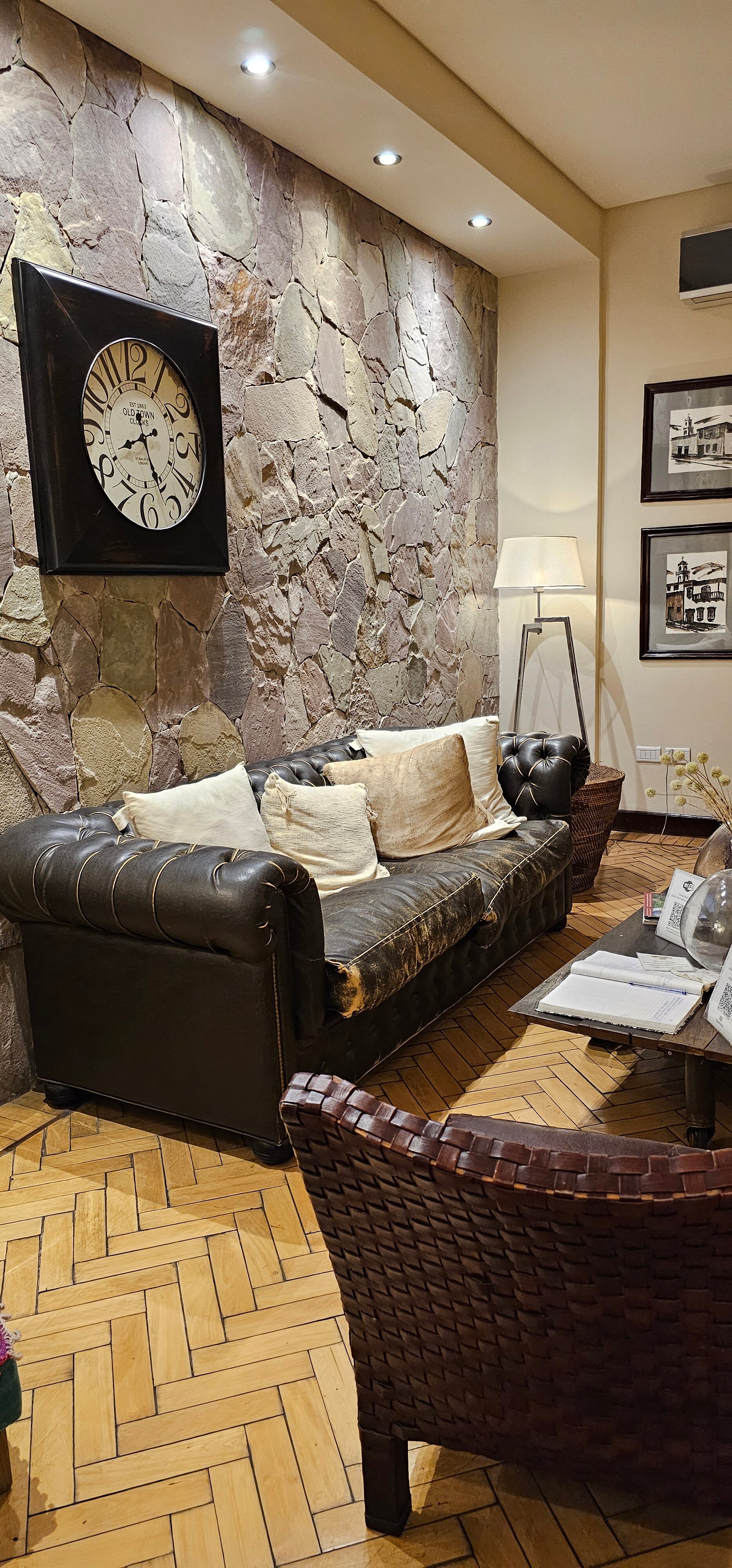 Balcon De La Plaza-官方