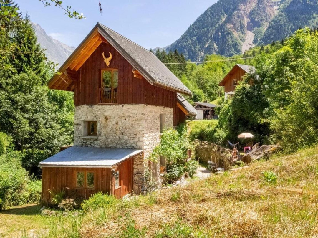 Ecrins Lodge主图