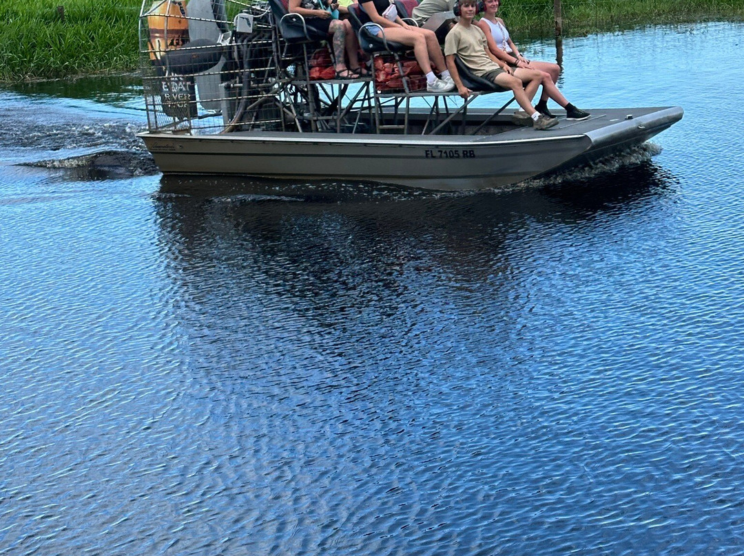 A St Johns River Airboat Tour-Christmas必去景点