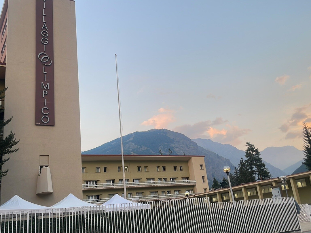 奥林匹克乡村酒店主图