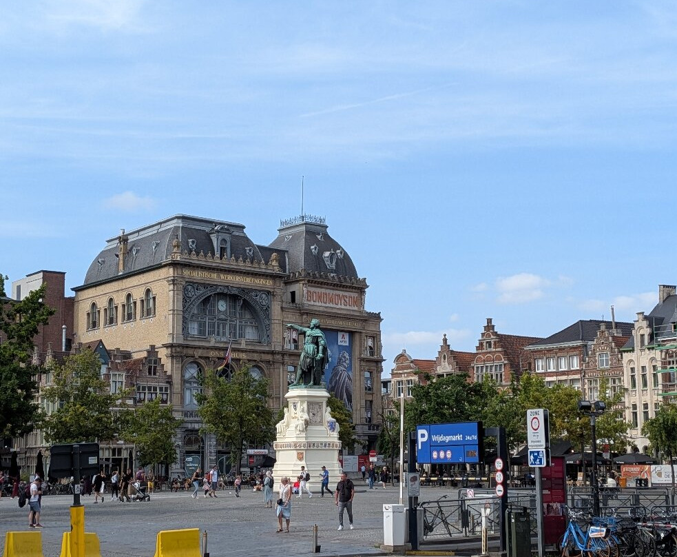 Vrijdagmarkt-根特必去景点