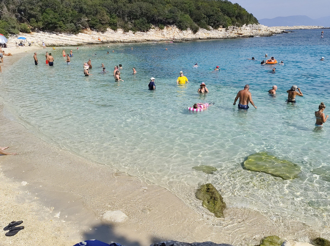 Emplisi Beach-菲斯卡尔宗必去景点