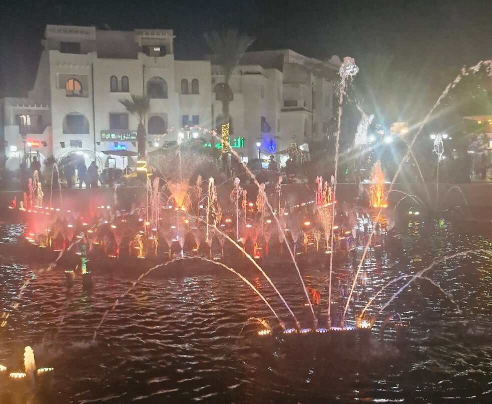 Place De La Fontaine-康大维港必去景点