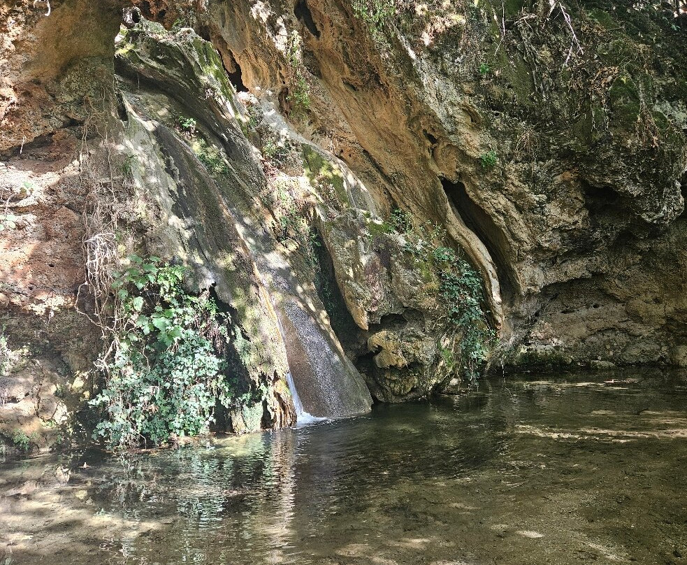 Waterfall Gremina-Anthousa必去景点