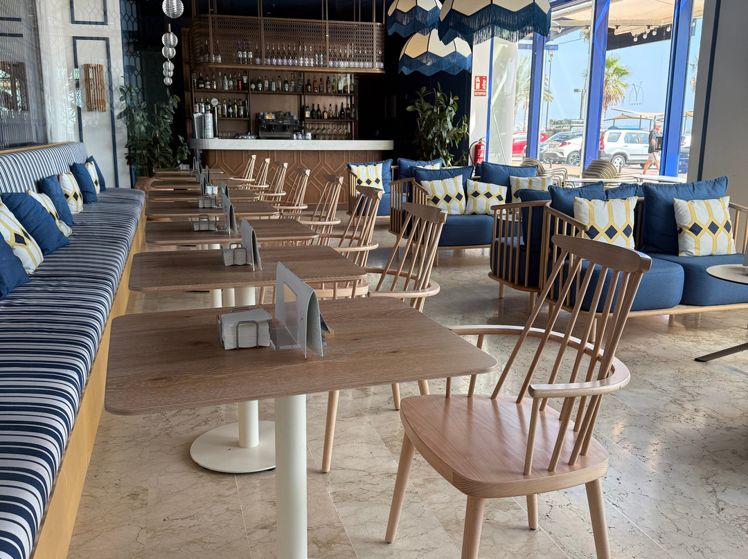 雅拉玛酒店主图