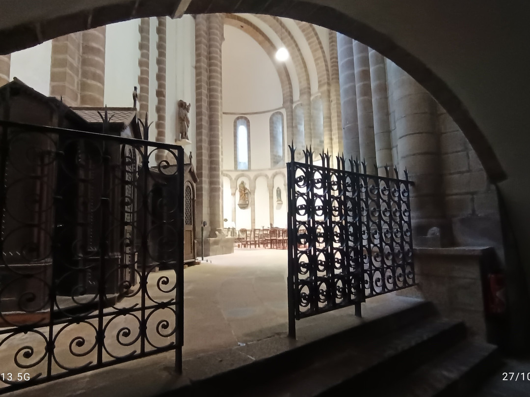 Abbaye Sainte-Croix-朗布依埃必去景点