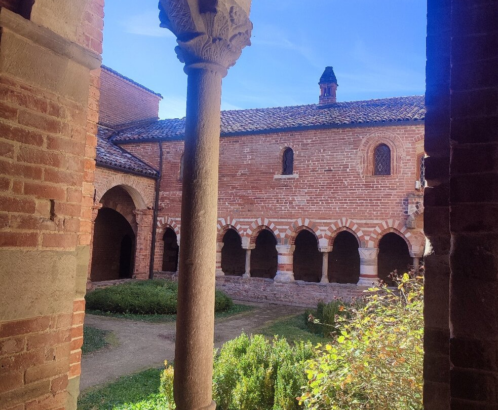 Abbazia di Santa Maria di Vezzolano-Albugnano必去景点