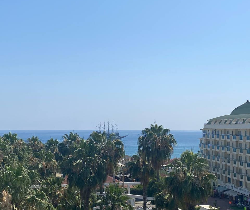 Royal Garden Beach Hotel主图