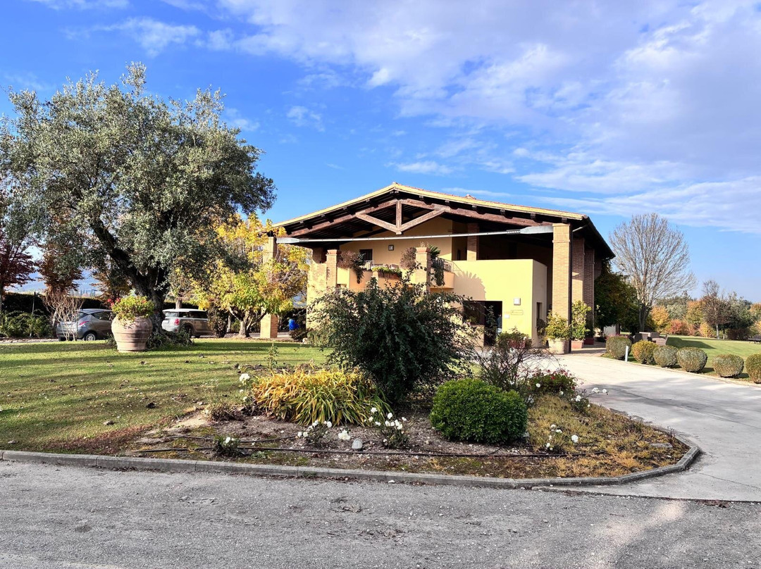 伊尔拜优黎莱斯天然温泉酒店主图