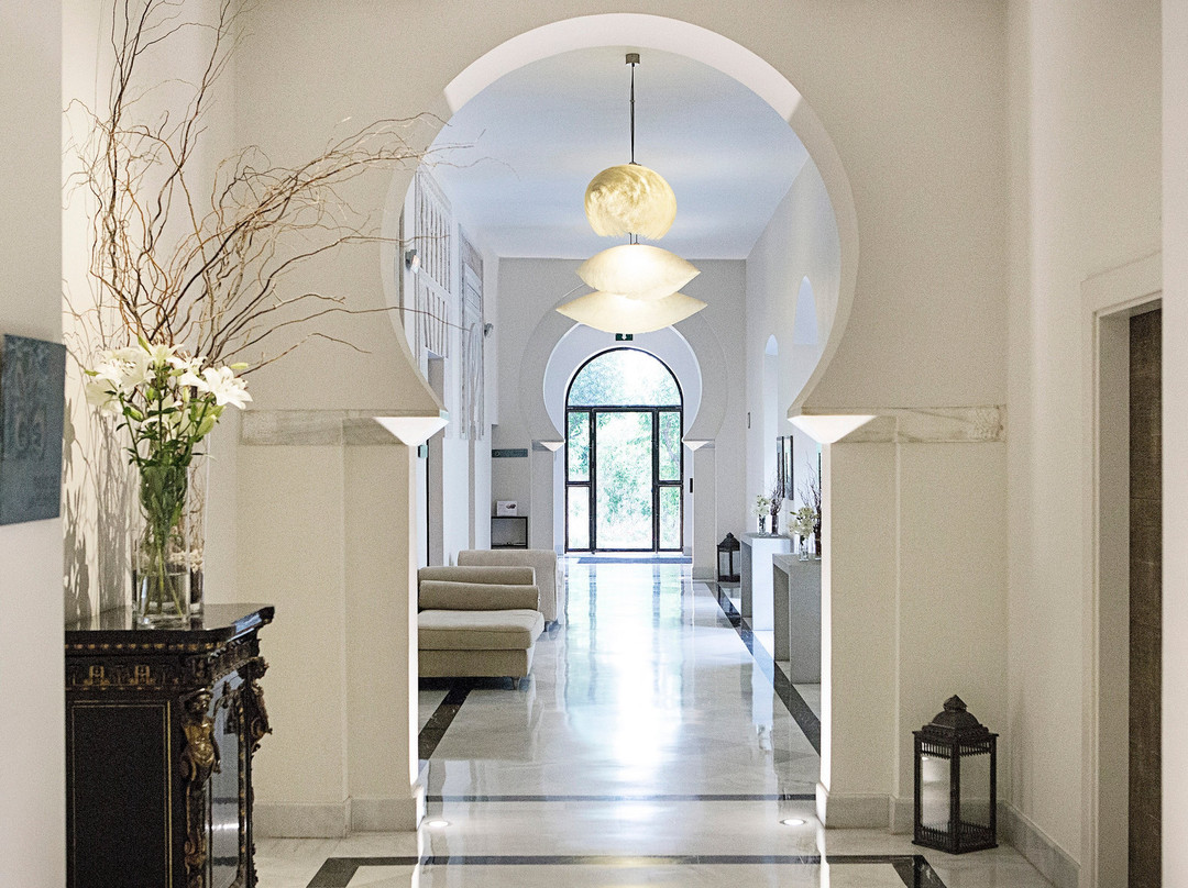 柏丽奥宫酒店主图