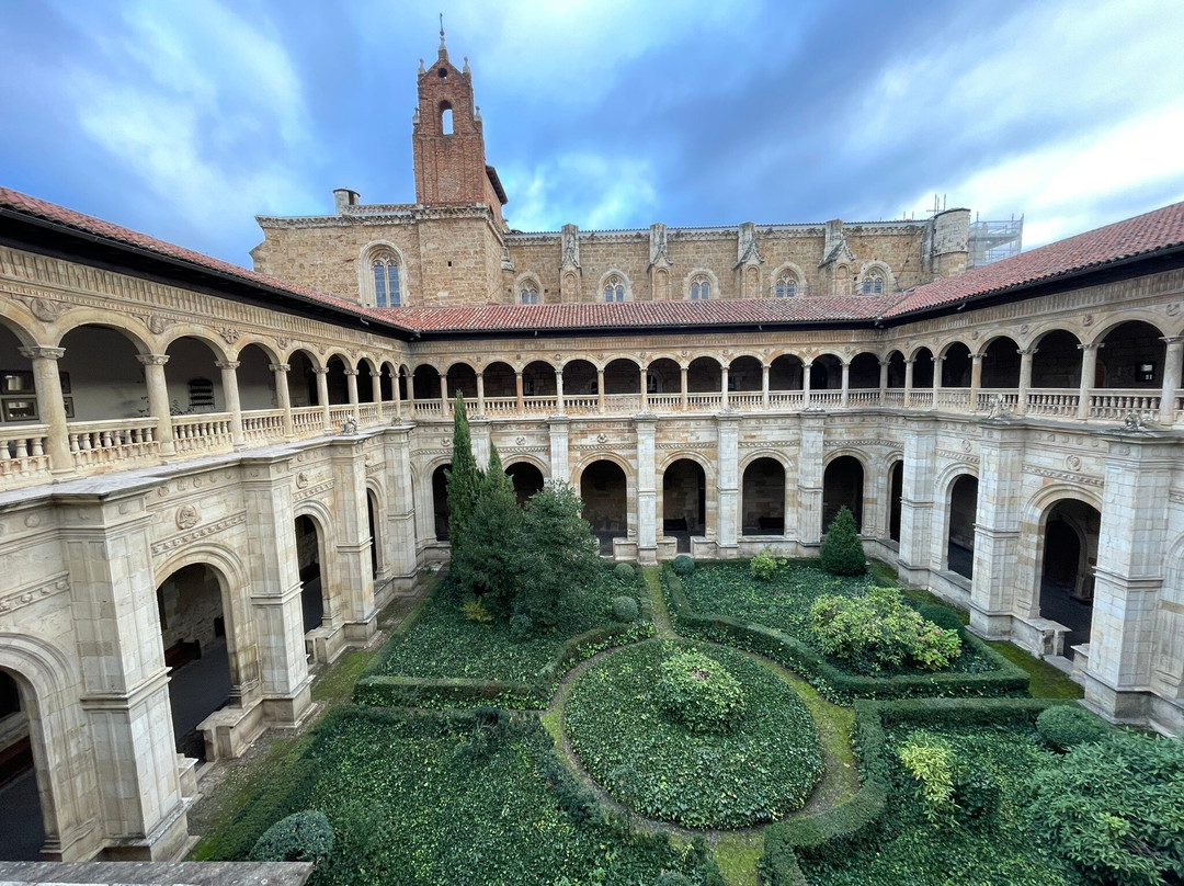 Parador de León主图