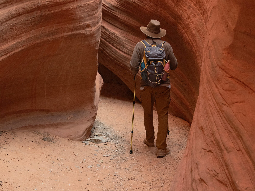 Peek-A-Boo Slot Canyon-卡纳布必去景点