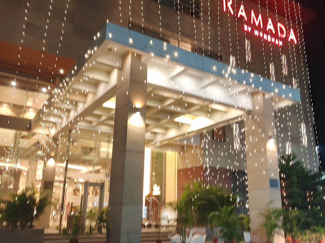 Ramada By Wyndham Aligarh主图