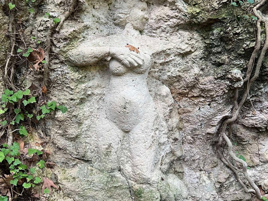 Neraidospilios Cave-Myrtia必去景点