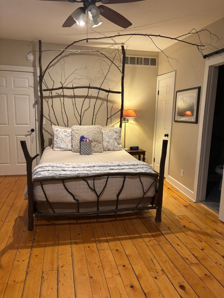 Goldberry Woods-官方