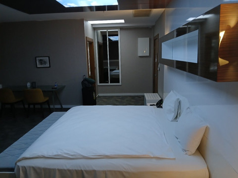 Majura Hotel Business主图