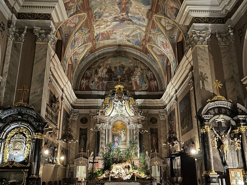 Franciscan Church (Frančiškanska cerkev)-卢布尔雅那必去景点