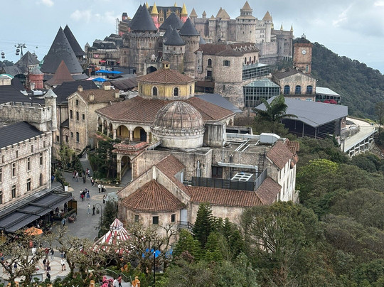 Bà Nà Hills-Hoa Phu必去景点