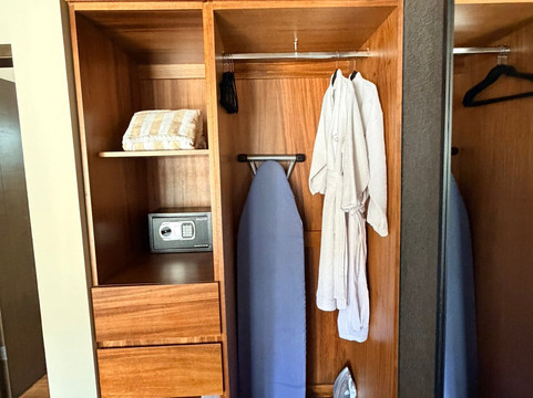 艾玛露精品酒店主图