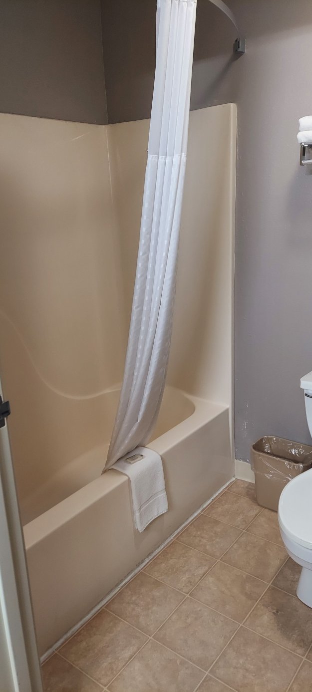 格林里弗速8酒店-浴室