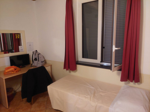 卡罗尔酒店主图