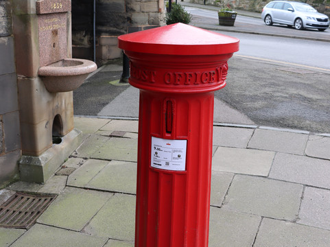 East Gate Pillar Box-沃里克必去景点