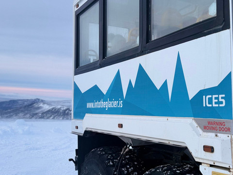 走入冰川之旅-雷克雅未克必去景点