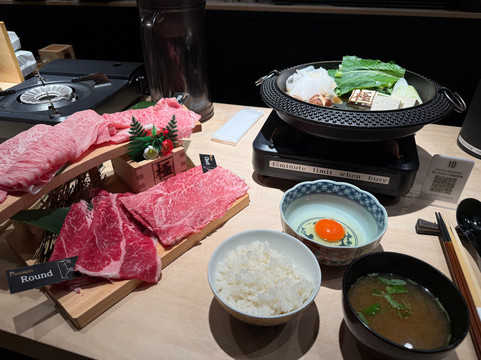 WAGYU SUKIYAKI 極 心斎橋道頓堀
