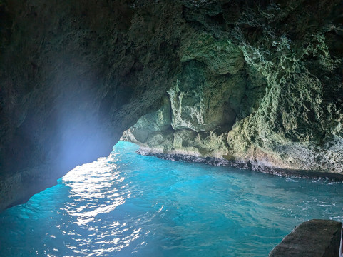 Joseph's Cave-West End必去景点