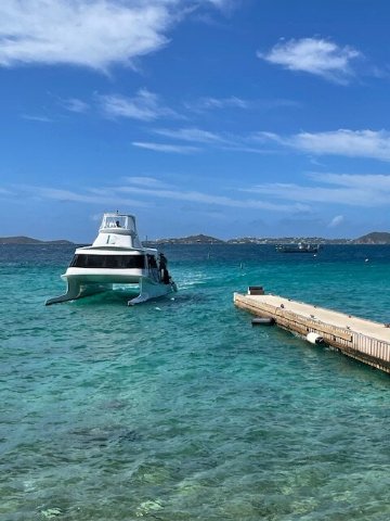 洛万戈度假村 + 海滩俱乐部（私人岛屿度假村）-官方