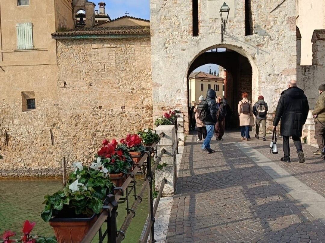 Centro Storico Sirmione-锡尔苗内必去景点