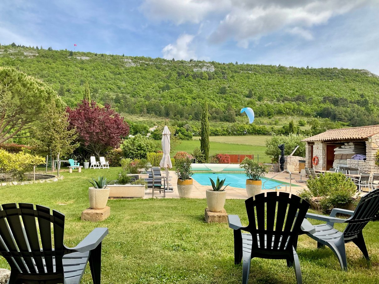 Mon Ventoux - cozyhôtes-泳池
