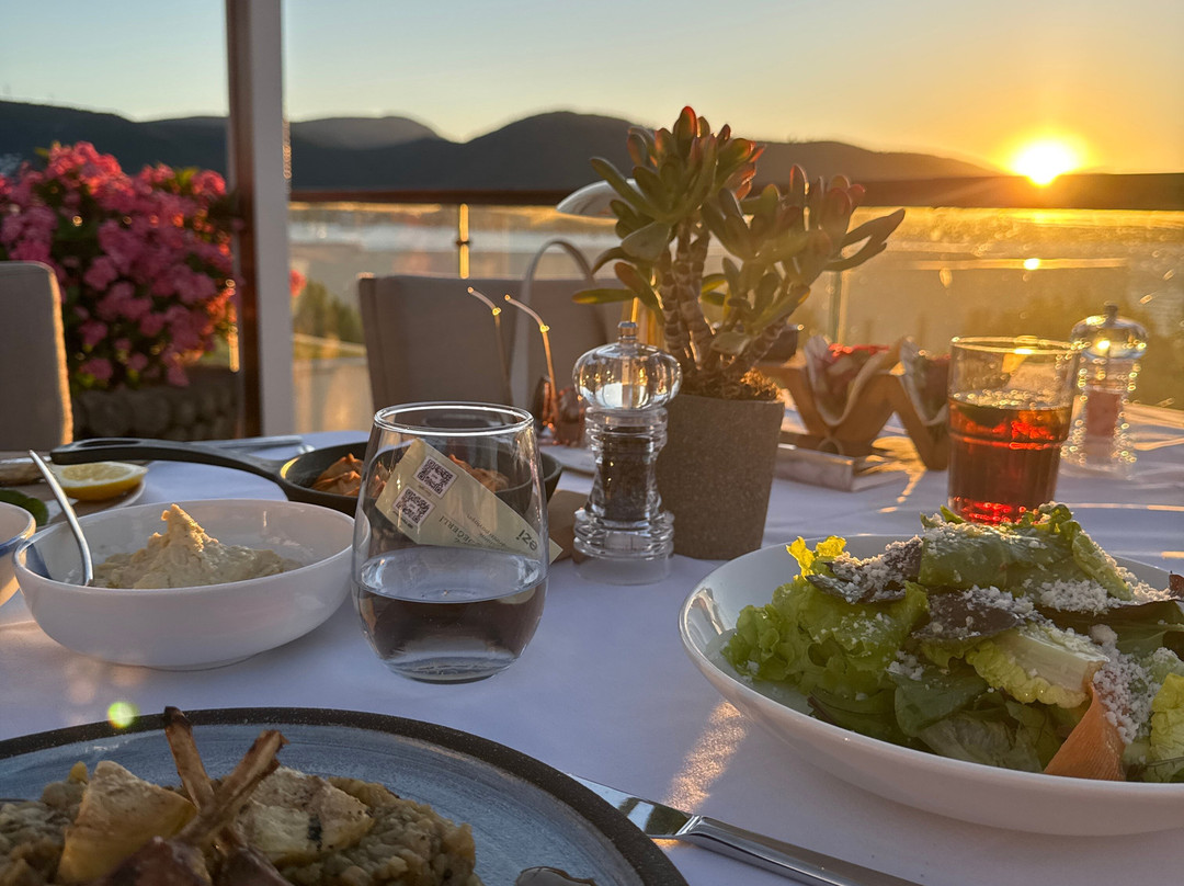 Ezi Restaurant