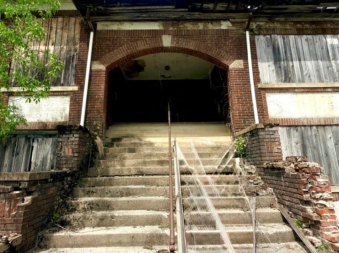 Historic Ansted High School-Ansted必去景点