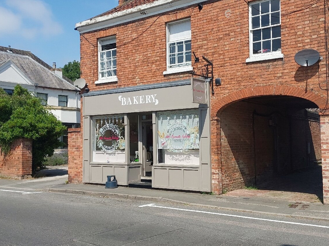 The Little Brunette Bakery