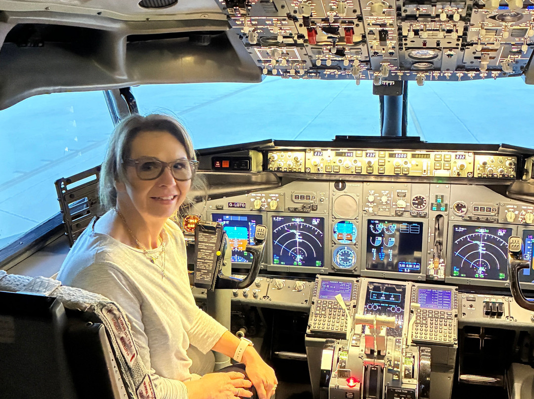 Deeside Flight Simulators-埃尔斯米尔港必去景点