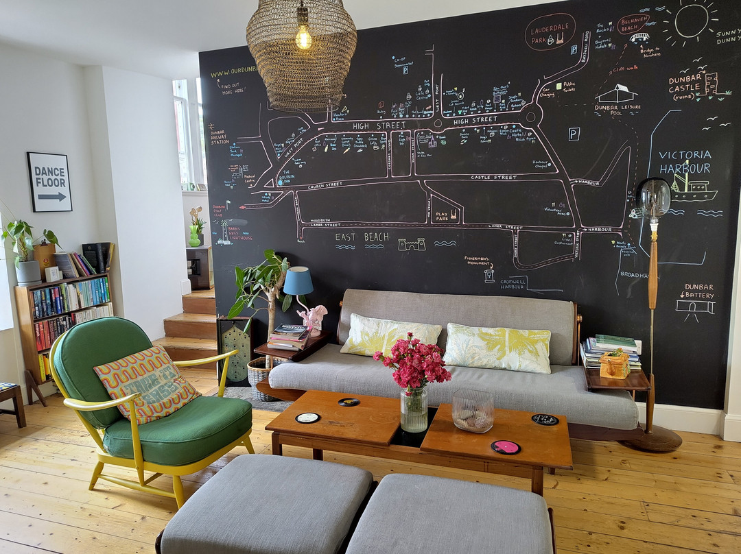 The Dolphin Inn Hostel主图