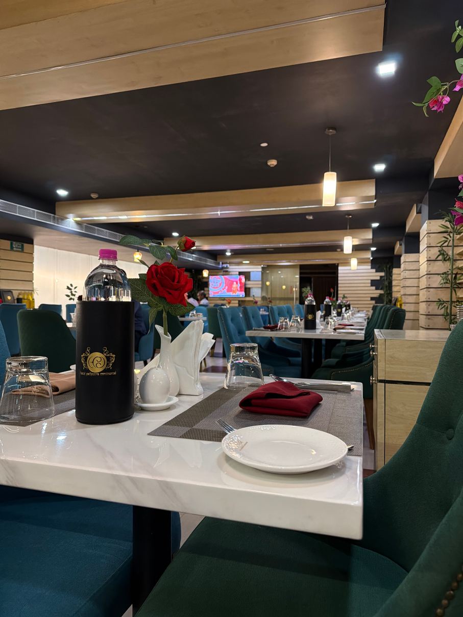 帕特里普特拉大陆酒店-旅行者