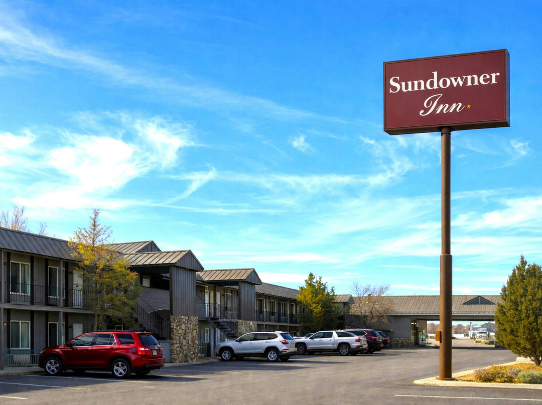 Sundowner Inn by Capital O Forsyth I 94