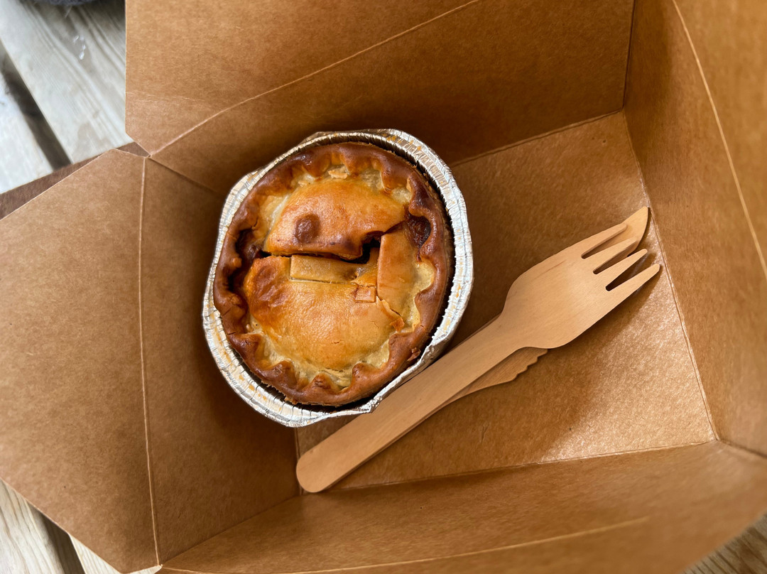 Boathouse cafe and Osprey experience