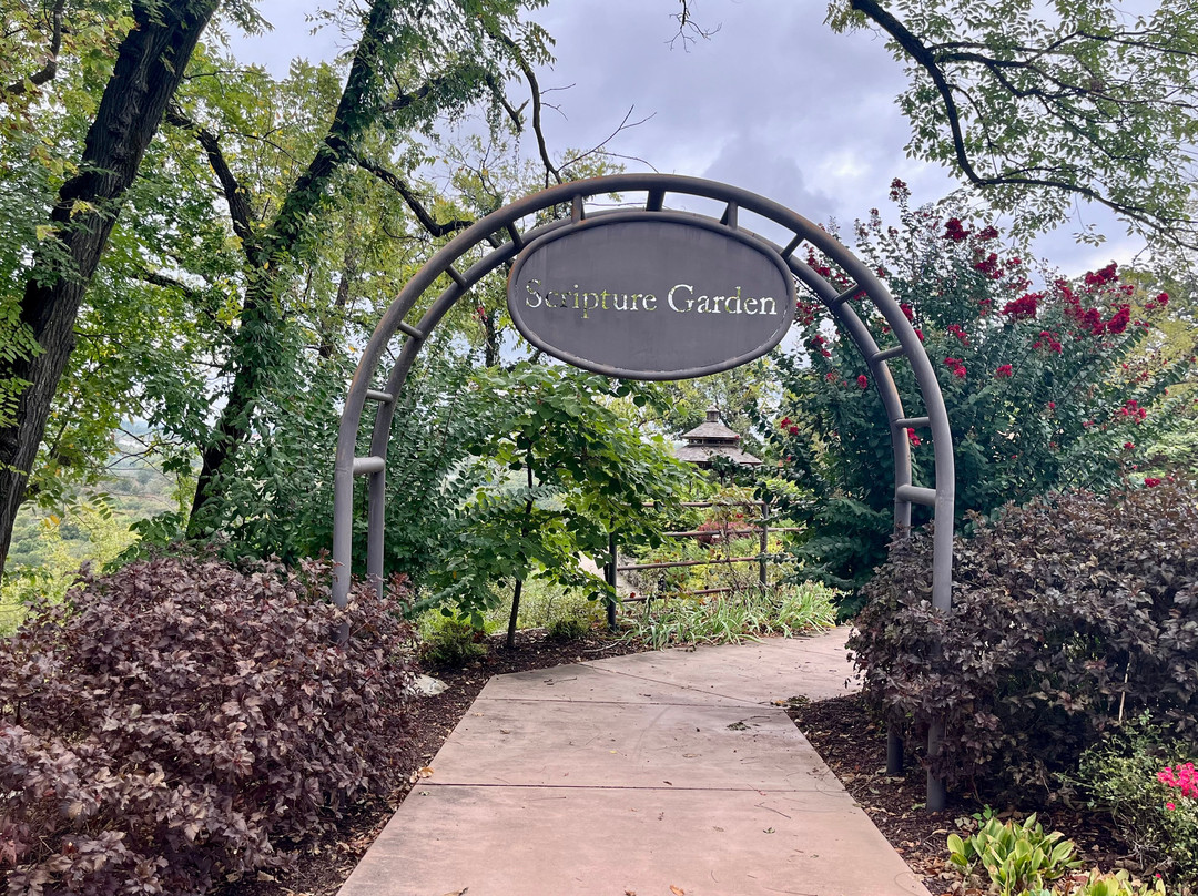 College of the Ozarks-Point Lookout必去景点