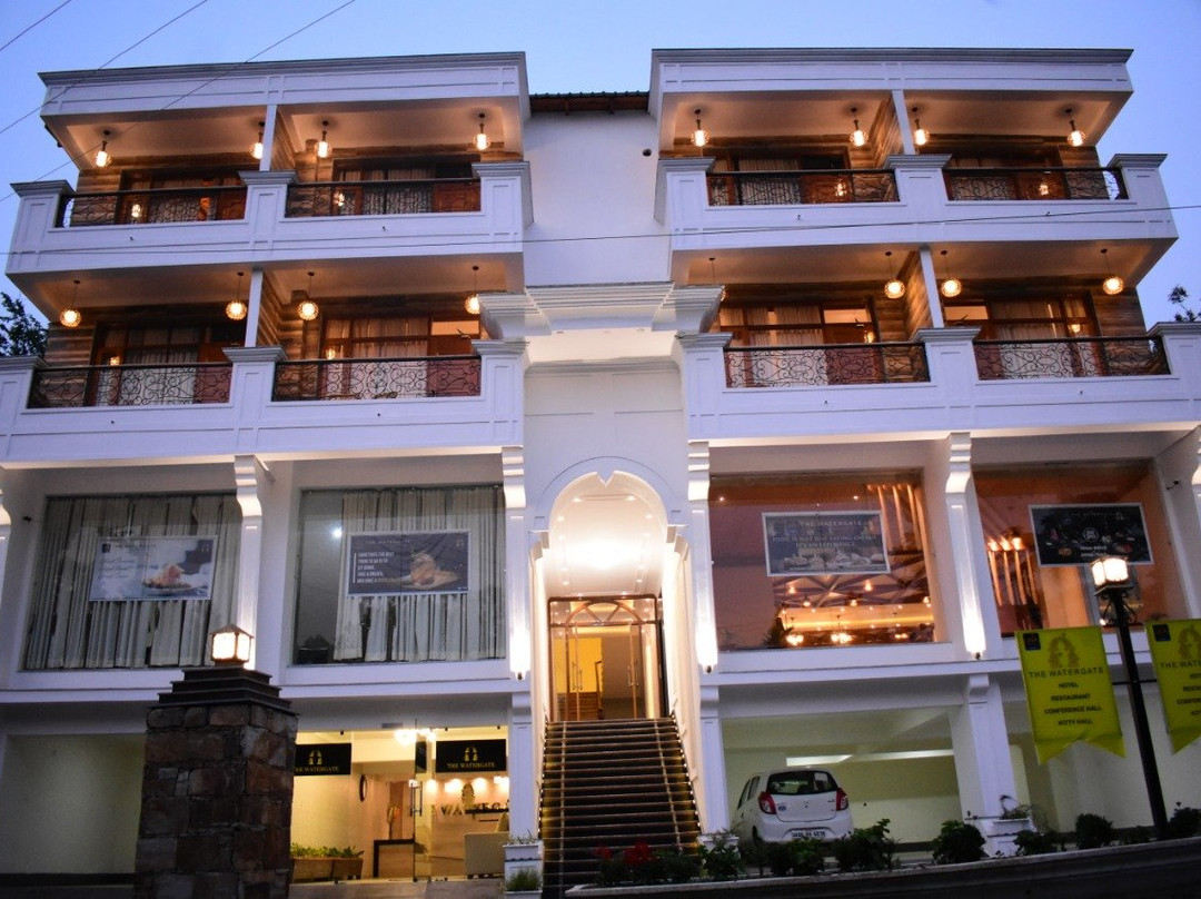 Bhimtal酒店住宿-Aaroham The Watergate Hotel Bhimtal