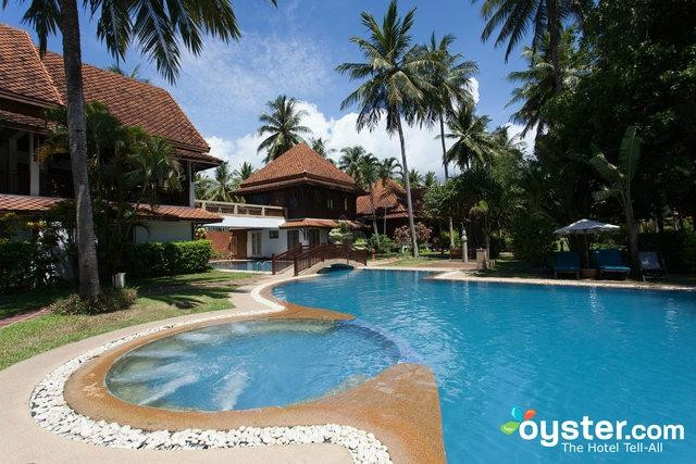 Coral Hotel Bangsaphan