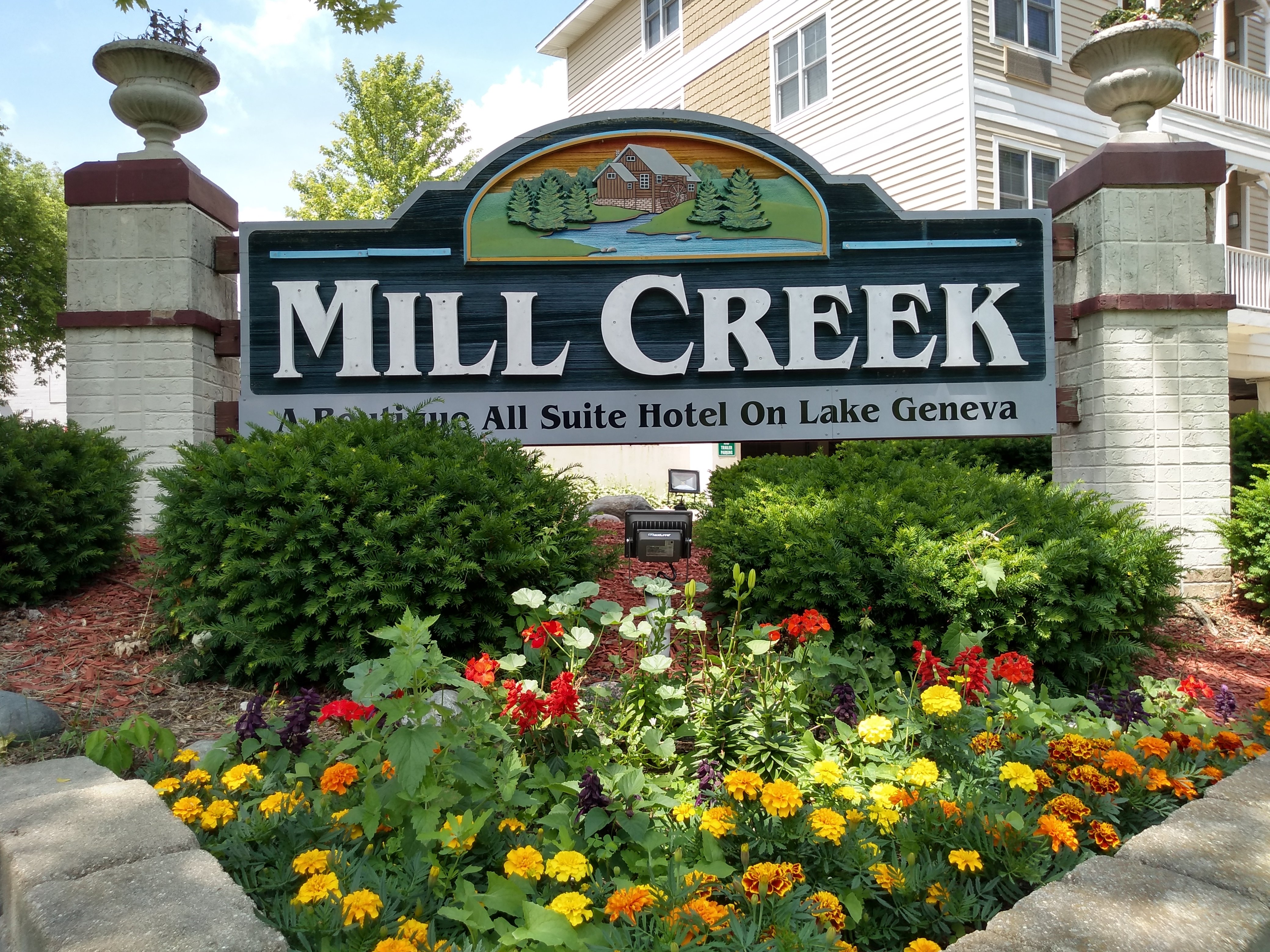 Mill Creek Hotel-官方