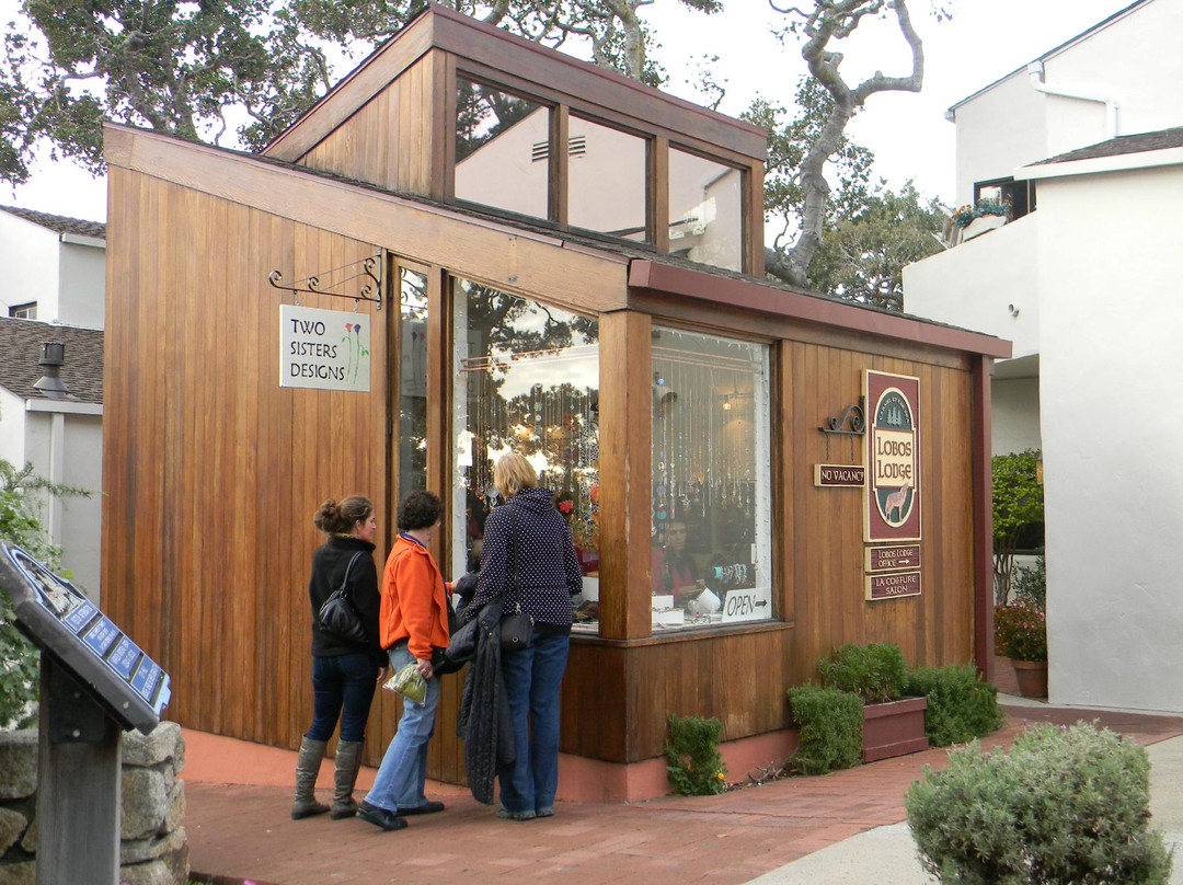 Two Sisters Designs-卡梅尔必去景点