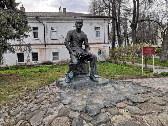 Aleksey Lebedev Statue-苏兹达尔必去景点