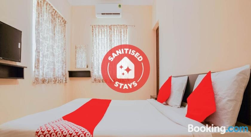 OYO 79539 Lemonade Suites