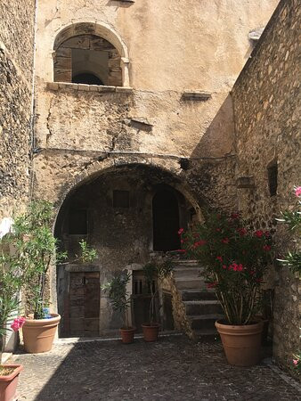 Castelvecchio Calvisio-Calascio必去景点