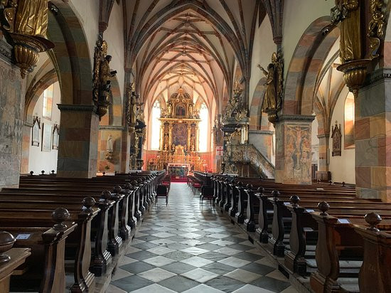 Stiftskirche Millstatt景点图片